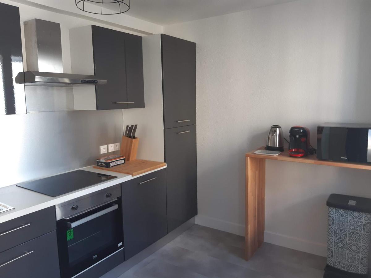 Appartement Renove Le New-York En Centre Ville - Terrasse Et Parking - Non Climatise La Roche-Chalais Exterior foto